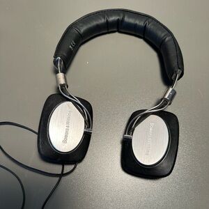 Bowers & Wilkins P7 headphones